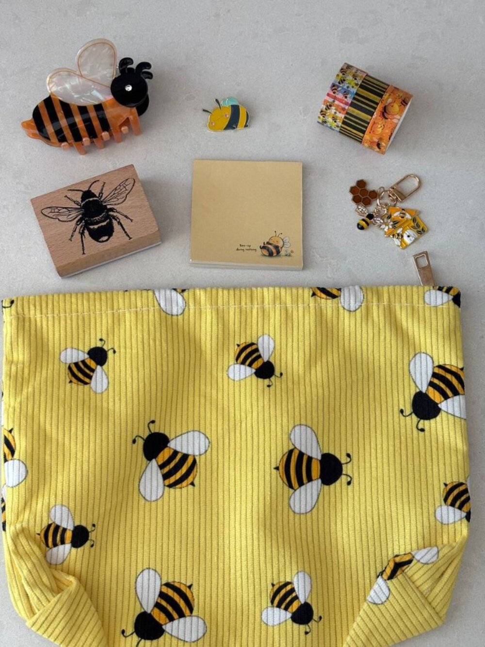 Bee Themed Gift Set – Cosmetic Bag, Hair Clip, Notepad, Stamp, Pin, Tape